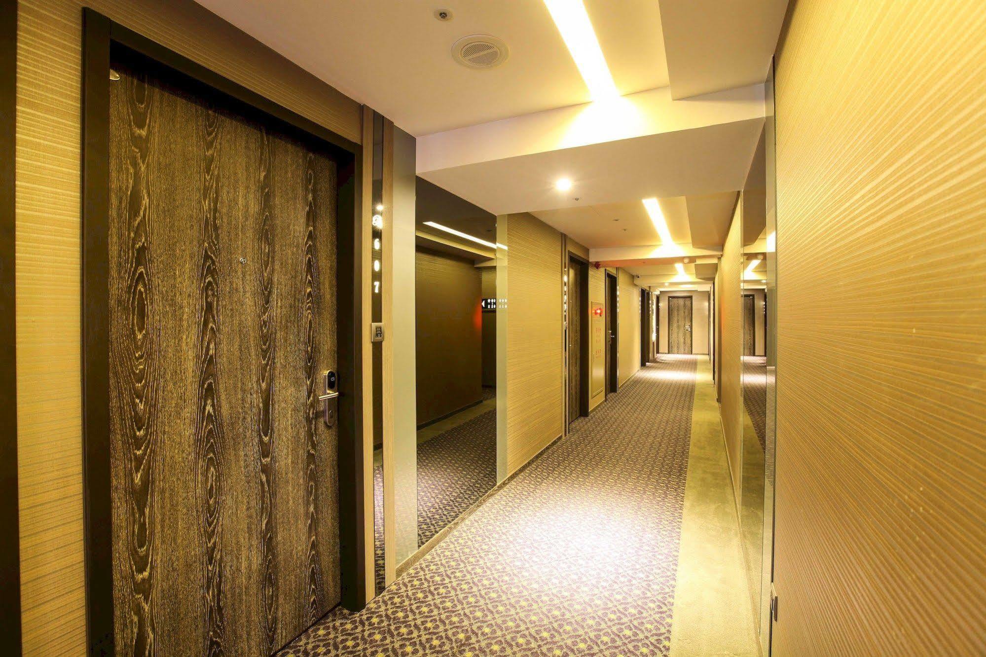 Beauty Hotels - Hotel Bnight-Self Check-In Hotel Taipei Esterno foto